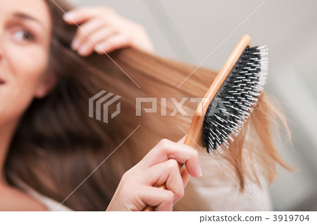3919704
