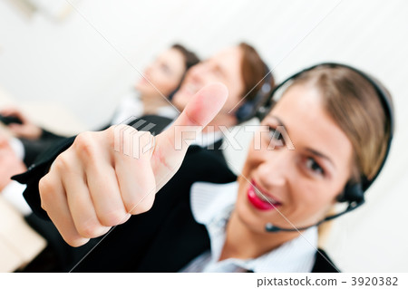 3920382