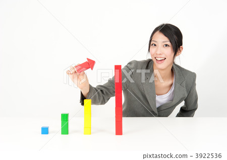 growing, soaring, rapid growth 3922536