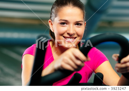 3923247