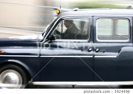 traffic in paris 3924496