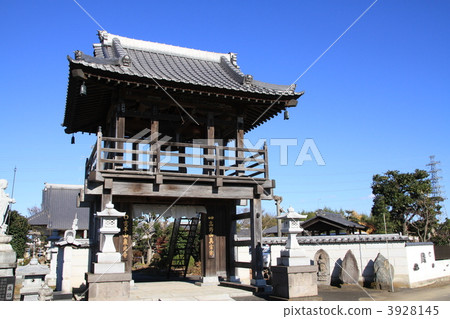 Izumi寺廟鐘樓門在Fukaya市 Izumi寺廟鐘樓門在Fukaya市 3928145