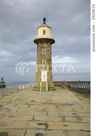 Whitby Lighthouse Whitby Lighthouse 3929619