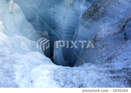 Ice crevasse 3930264