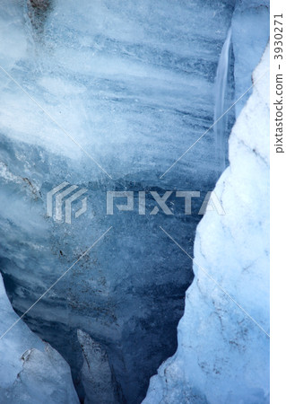 Layers of blue ice 3930271