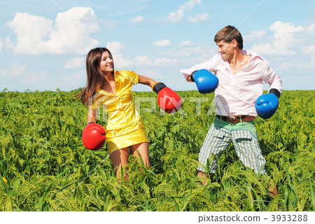 Young couple at odds Young couple at odds 3933288