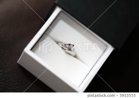Wedding ring 3933555