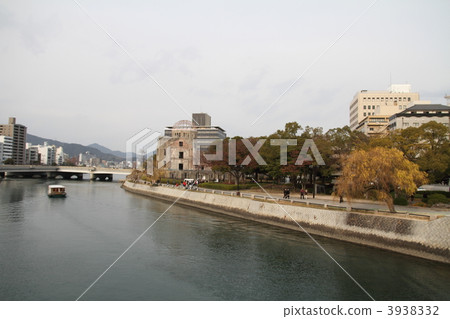 the atomic bomb Dome  3938332