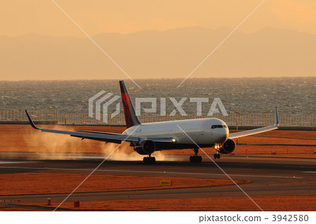 land, landing, boeing767 3942580
