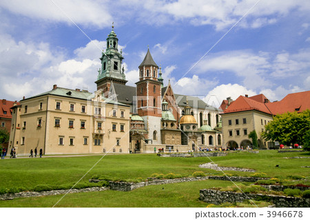 Wawel Castle in Krakow 3946678