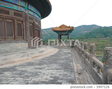 Hiroshirakutera 3947126