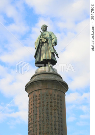 Visit the Yasukuni Shrine where the wish of peace was put 3947908