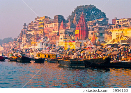 Ganges River Main Ghat (Dasha Schwameda Ghat) -February 1997 (Varanasi / India) 3956163