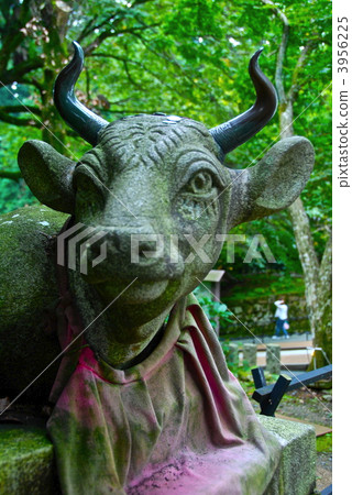 Statue of "cattle" (Hieiyama Enryakuji Eastern District / Shiga Prefecture Otsu-shi Sakamoto-machi) 3956225