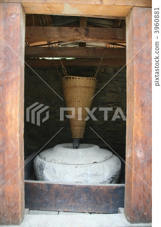 Stone mill of Bhutan Kingdom Pharaoh 3960881