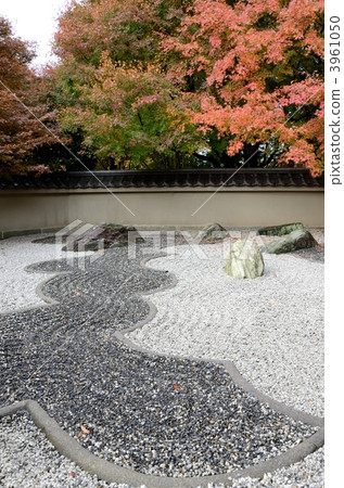 Luo Gulan, black sand expressing the clouds 3961050