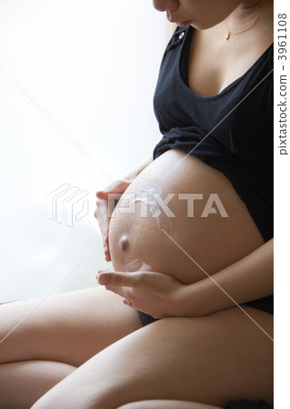 Prevention of pregnancy line ~ Pregnant woman's skin care ~ 3961108