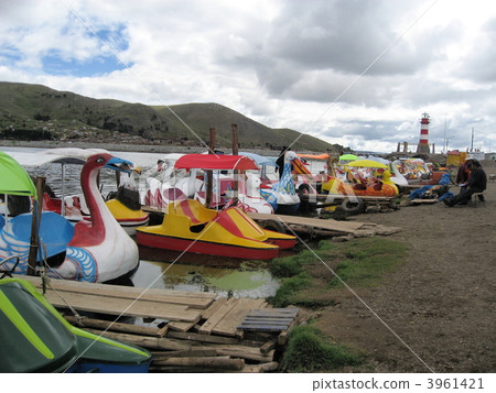 的喀喀湖和船(秘魯) 的喀喀湖和船(秘魯) 3961421