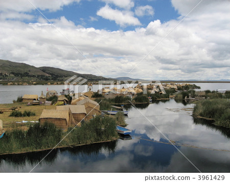 Uros Island of Lake Titicaca (Peru) Uros Island of Lake Titicaca (Peru) 3961429