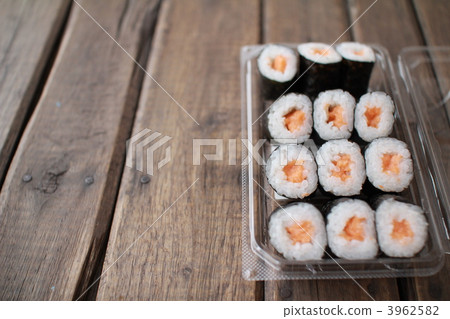 預包裝鮭魚薄卷、超市壽司 3962582