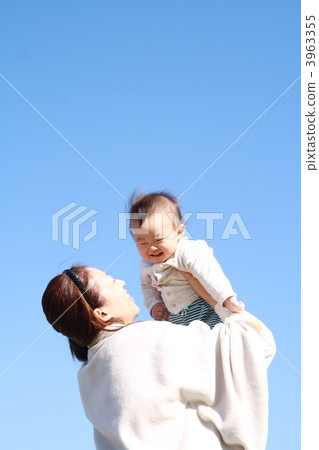 Mother and baby playing up high 3963355