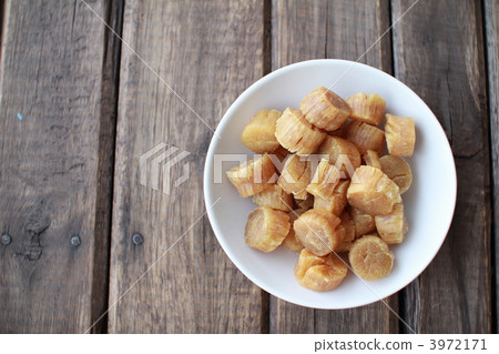 Dried Hokkaido scallops packed with flavor 3972171