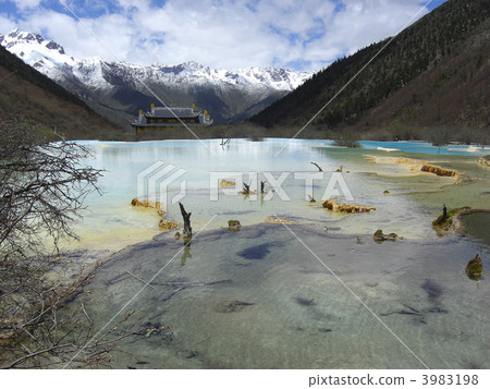 China Huanglong Scenic Area · Goshiki Pond 3983198
