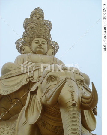 Emeishan, China 3983200