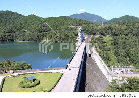 四川，吉野川上游“Hayamiura Dam”的水堵 3985091