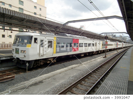 Limited express Kusatsu 185 series Akabane Station 3991047