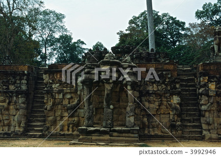 Elephant's Terrace (Royal Palace of Angkor Thom / Siem Reap · Cambodia) Elephant's Terrace (Royal Palace of Angkor Thom / Siem Reap · Cambodia) 3992946