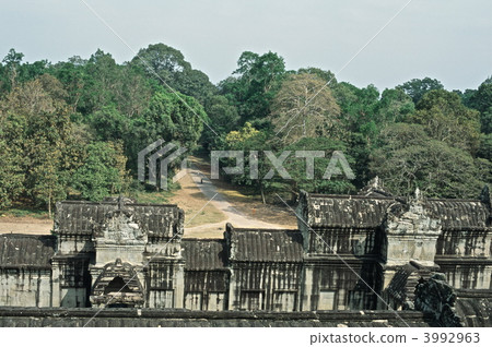 Central Sanctuary of Angkor Wat (Angkor Ruins, Siem Reap, Cambodia) Central Sanctuary of Angkor Wat (Angkor Ruins, Siem Reap, Cambodia) 3992963
