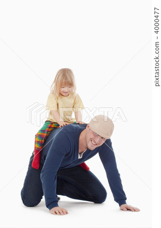 piggyback ride 4000477
