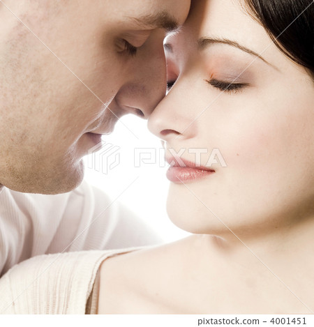 Pretty young couple in love 4001451