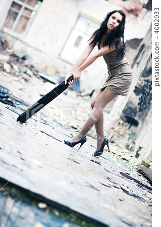 Young woman fashion 4002033