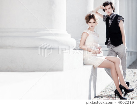 Young couple fashion 4002219