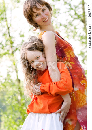 Mother and daugther with humor 4002241