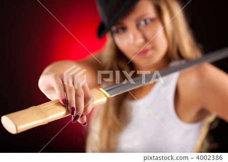 Strong fashion woman 4002386