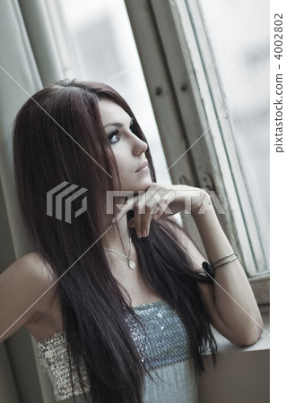 Young woman portrait 4002802