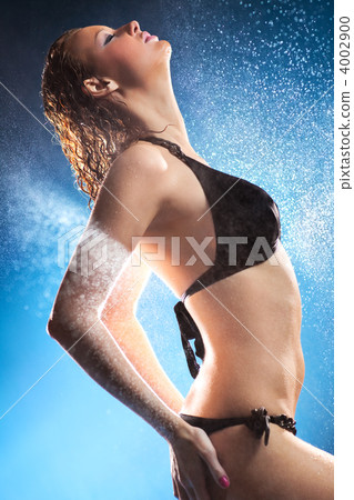 Young sexy woman 4002900