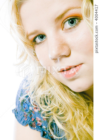 Yellow blond and blue 4004417