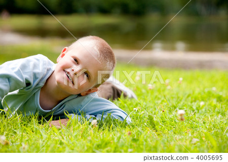 Big boy is rolling over the grass 4005695