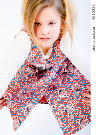 Blond child see me stand Blond child see me stand 4010328