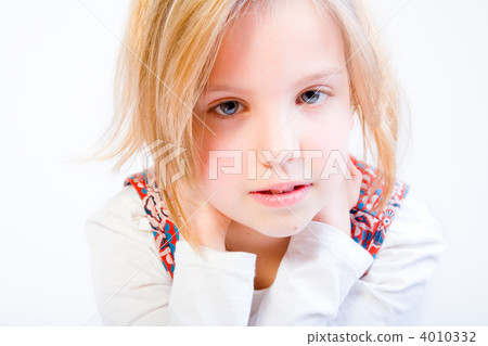 Blond child 4010332