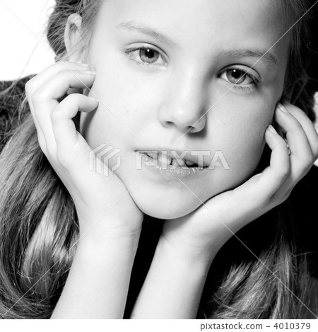 Blond child in duo-tone Blond child in duo-tone 4010379