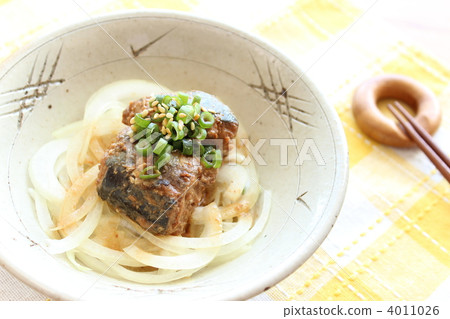 Onion Slice of Mackerel Miso Stew Onion Slice of Mackerel Miso Stew 4011026