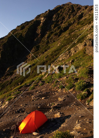 In the Southern Alps North Mountain / Shoulder's Shed In the Southern Alps North Mountain / Shoulder's Shed 4011858