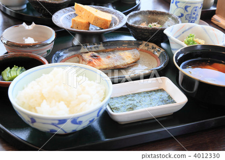 Set meal of grilled fish 4012330