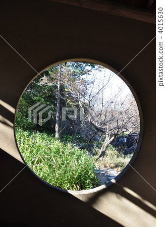 冬天天鵝花園Takimi四開圓窗 4015630