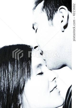 Portrait of girfriendl and boyfriend Portrait of girfriendl and boyfriend 4015682